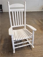 WHITE ROCKING CHAIR