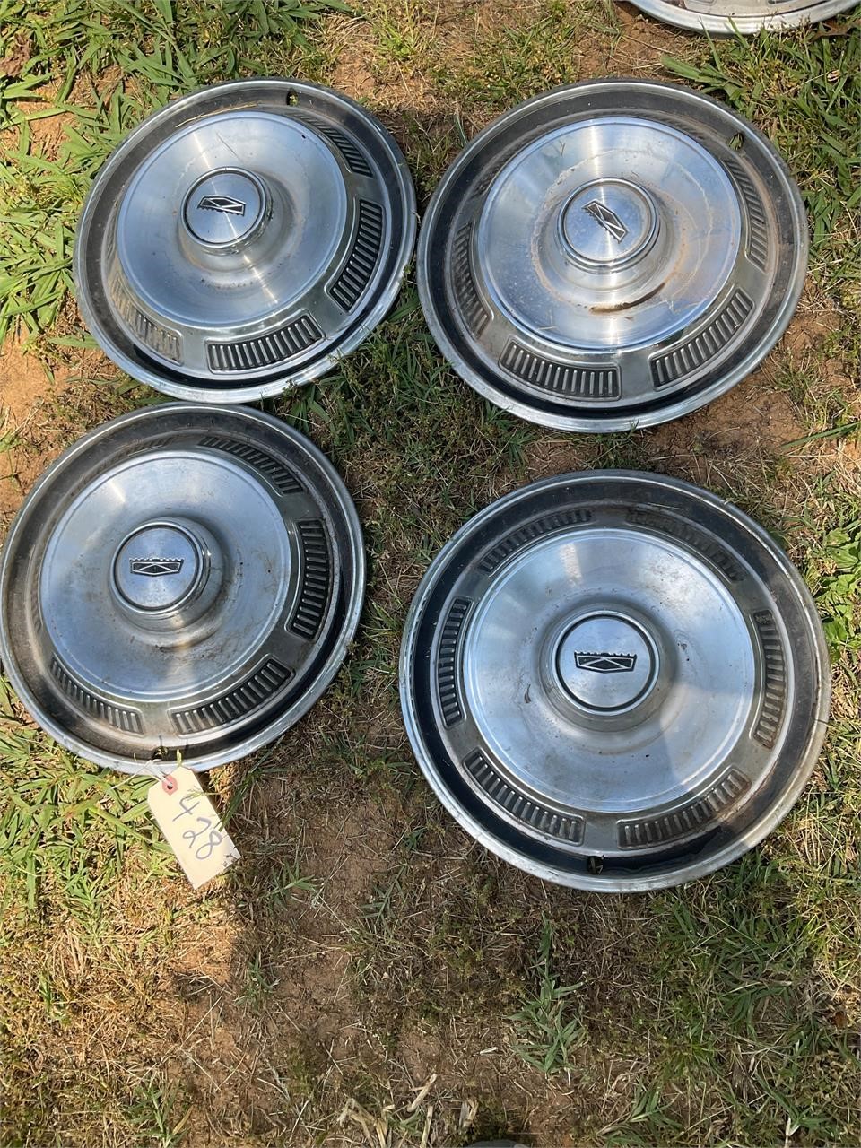 4 hub caps
