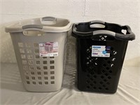 2 Plastic Laundry Baskets Sterilite & Lamper