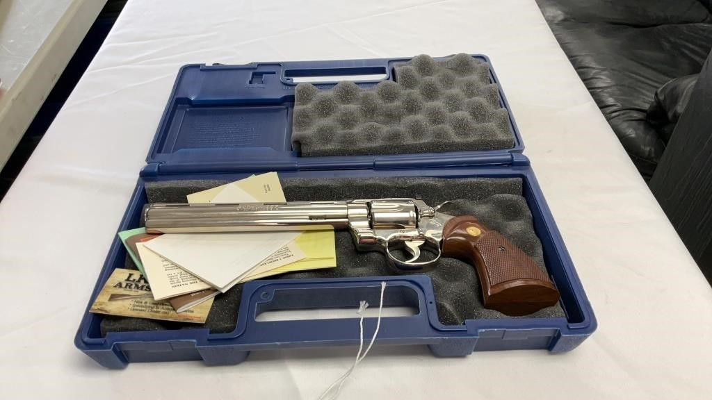 Colt python 357 serial number VA 1392, revolver