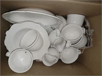 Gros lot de vaisselle blanche