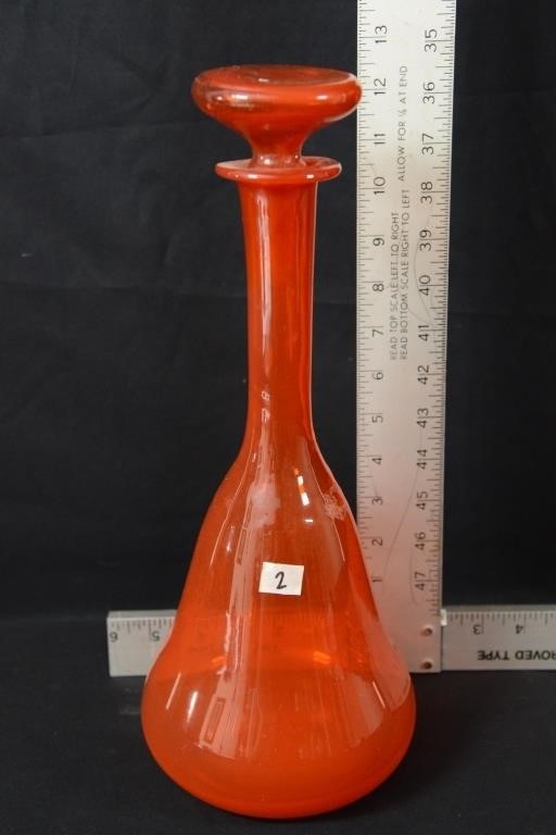 RETRO/VTG ORANGE GLASS VASE