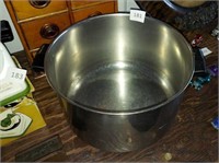 STAINLESS POT