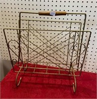 VINTAGE MAGAZINE RACK