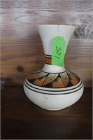 NAVAJO POTTERY VASE