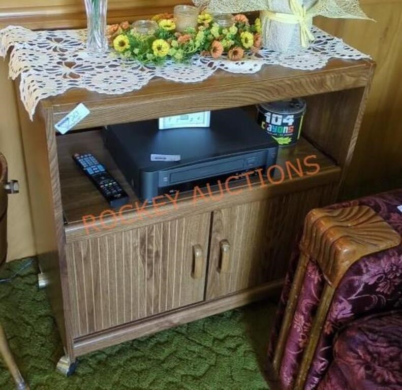 Rolling entertainment stand