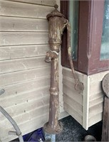 IMPRESSIVE ANTIQUE CAST IRON WATER PUMP