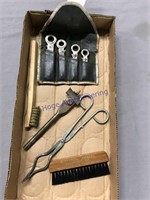 Small tool set, wire brush, other tools