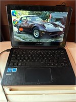 Laptop with Power Supply TESTED / WORKING