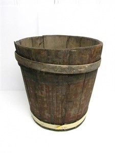 VINTAGE WOOD BUCKET APPROX. 12.5" TALL 11.5" WIDE