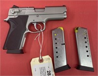Smith & Wesson 4516-1 .45 auto Pistol
