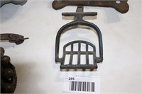 ANTIQUE BUGGY STEP