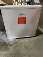 Koolatron Mini Upright Freezer 1.2 cu ft (34L)