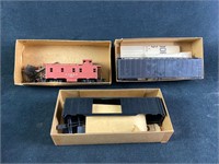 3 Athearn HO Scale Kits: 2 Boxcar & 1 Caboose