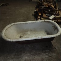 Antique porcelain/enamel bath tub w/faucet handles