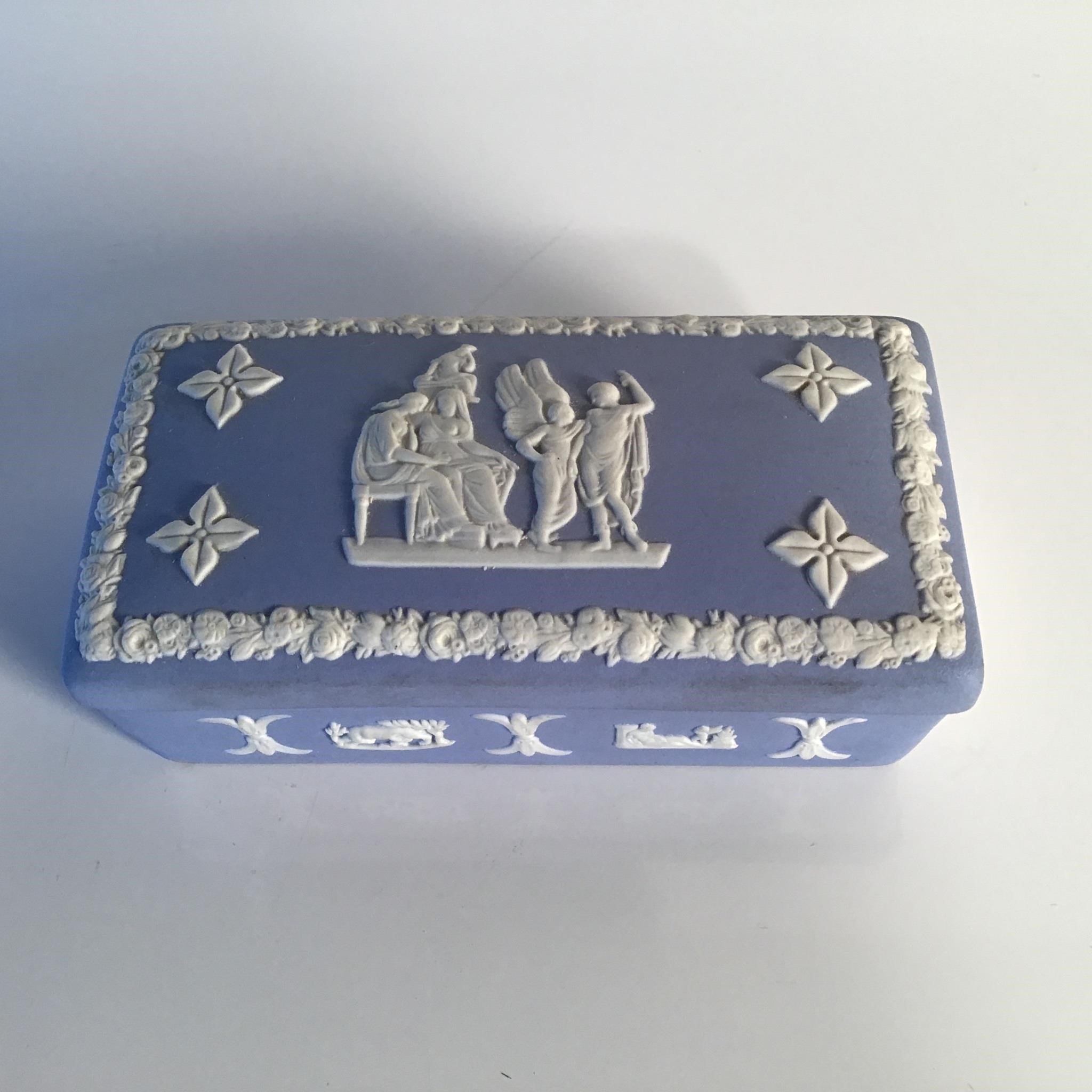 WEDGWOOD JASPERWARE POTTERY BOX ENGLAND