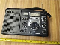 Vintage Panasonic 8 Band Radio