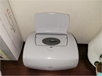 Baby wipe dispenser