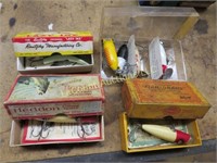 vintage fishing lures great graphics on boxes