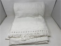 Bedspread with fringe 9 1/2’ x 9 1/2’