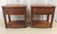 2 Wooden Stanley Furniture End Tables Q9A