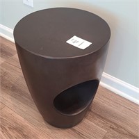 ACCENT TABLE