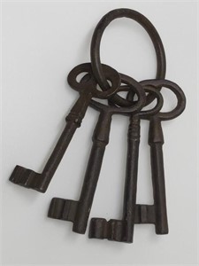 4 Lg Tuscan Cast Iron Decorative Keys