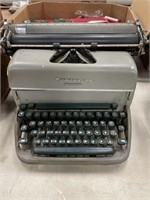 (2) Vintage Remington & Olympia Typewriters