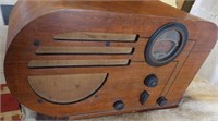 Vintage Philco 37-610 Table Top Radio