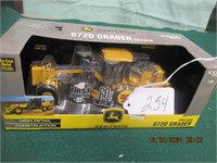 1/50 JOHN DEERE 872D GRADER-NIB