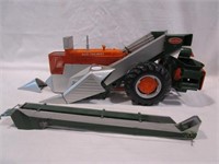 Allis-Chalmers Tractor w/New Idea 2-Row Corn
