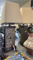 PAIR OF MATCHING RUSTIC DESIGN TABLE LAMPS W/