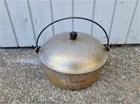 Vintage Hammered Club Aluminum Dutch Oven Pot