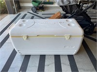 Large Igloo Hard Sided Cooler