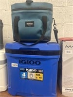 Igloo Latitude 60 Roller in Blue and Igloo Lunch