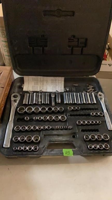 CRAFTSMAN SOCKET SET IN BLACK CASE