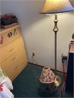 2 DESK LAMPS FLOOR LAMP