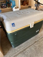 LARGE IGLOO COOLER