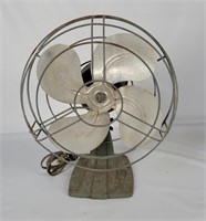 Vtg Oscillating Metal Table Fan