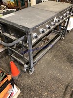 BAKERS & CHEFS 8-BURNER GAS GRILL W/FOLD-OUT SIDES