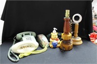 GROUPING: VINTAGE TELEPHONES