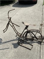 Primitive wooden rim, Columbia bicycle