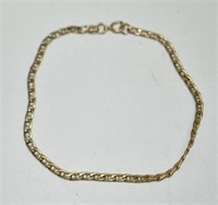 2.9 Grams of 14K Gold  Bracelet