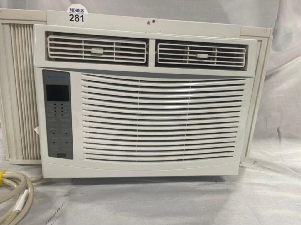 COOL-LIVING ROOM AIR CONDITIONER (LIGHTLY USED)