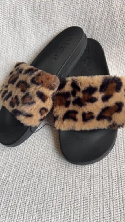 New Fitory slides sandals with animal print furry