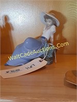 Women Statue and Tea Cup with Plate Statue is 6" t