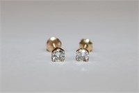 14k yellow gold Diamond Stud Earrings