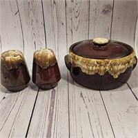 Vintage Brown Drip Bakeware pottery & 2 pepper