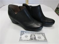 New Dansko size 38 leather shoes