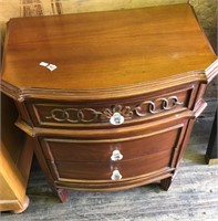 3-drawer nightstand with glass knobs, 26.5x26x17.5